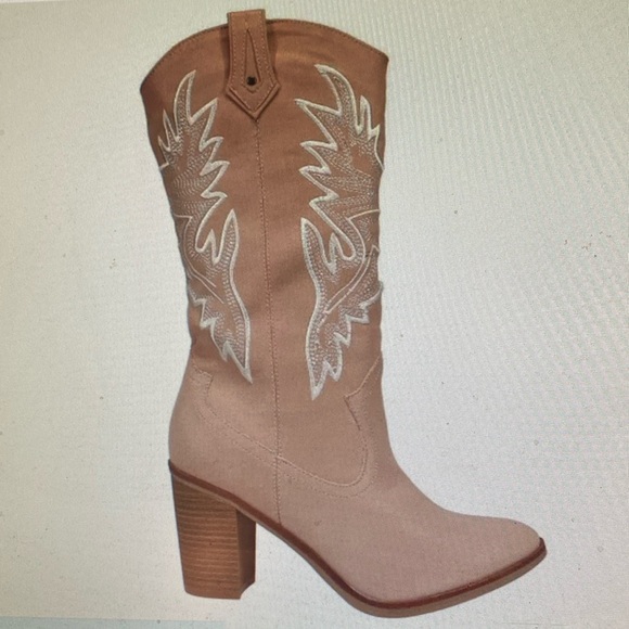 🎉SALE🎉*LastPair*MIATaleyTallWesternBootsNIB NWTBlushSize9 EmbroideredFauxLeather - Picture 1 of 9
